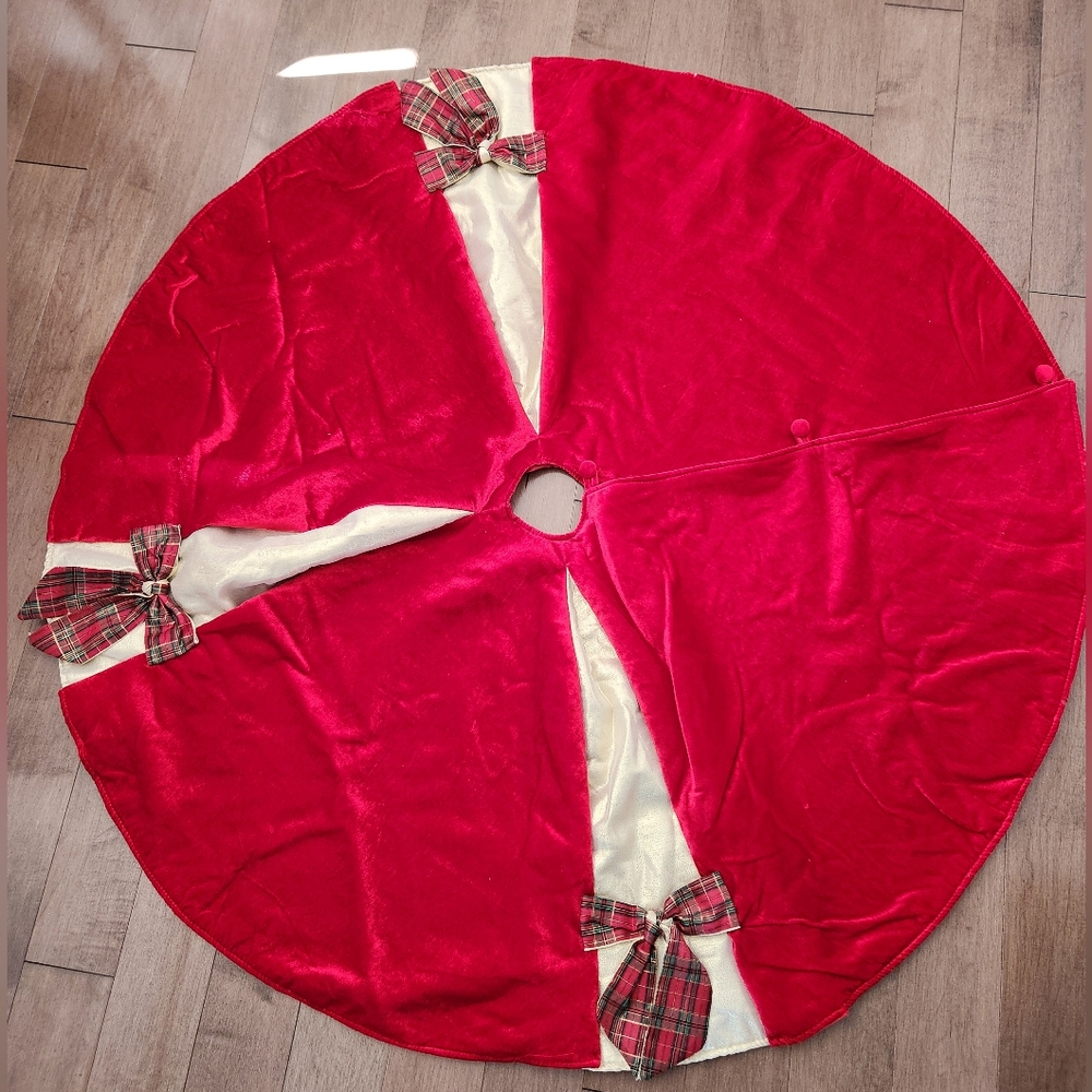 Red Velour Christmas Tree Skirt